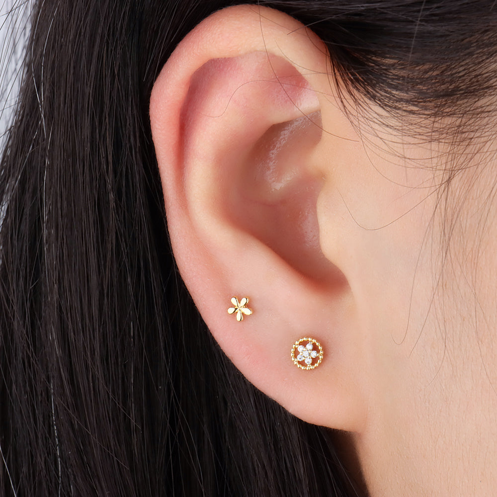 Dainty Flower Stud - OhmoJewelry